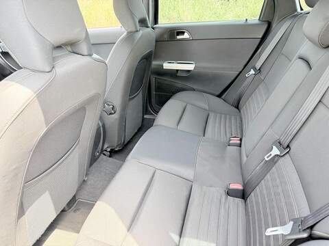 Volvo V50 S 2.0 Estate Automatic Petrol - U2290