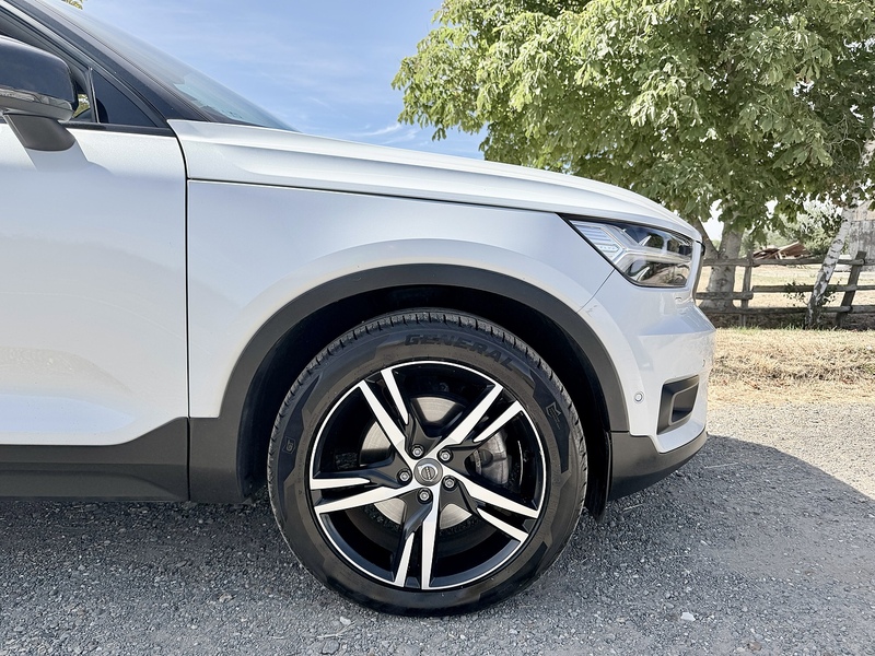 Volvo XC40 2.0 T4 R-Design SUV 5dr Petrol Auto AWD Euro 6 (s/s) (190 ps) - U2323