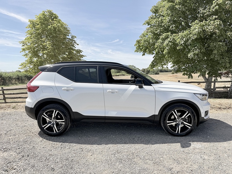 Volvo XC40 2.0 T4 R-Design SUV 5dr Petrol Auto AWD Euro 6 (s/s) (190 ps) - U2323