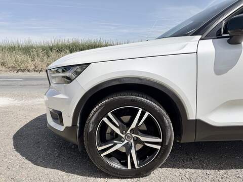 Volvo XC40 2.0 T4 R-Design SUV 5dr Petrol Auto AWD Euro 6 (s/s) (190 ps) - U2323