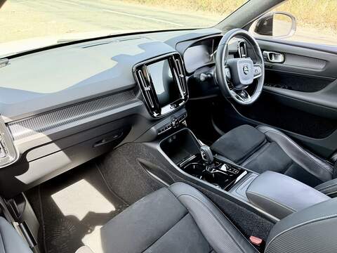 Volvo XC40 2.0 T4 R-Design SUV 5dr Petrol Auto AWD Euro 6 (s/s) (190 ps) - U2323
