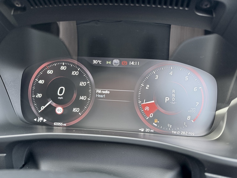 Volvo XC40 2.0 T4 R-Design SUV 5dr Petrol Auto AWD Euro 6 (s/s) (190 ps) - U2323