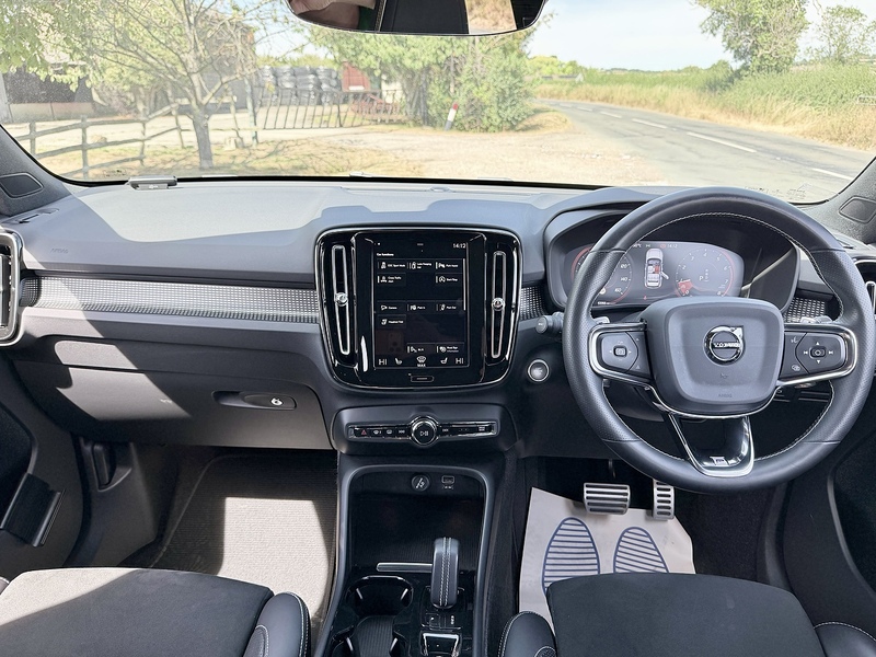 Volvo XC40 2.0 T4 R-Design SUV 5dr Petrol Auto AWD Euro 6 (s/s) (190 ps) - U2323