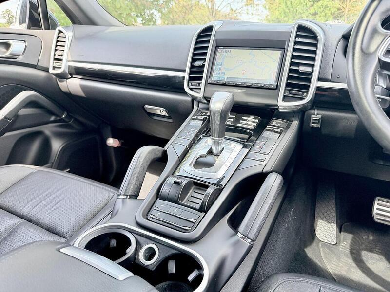 Porsche Cayenne 3.6 SUV 5dr Petrol TiptronicS 4WD Euro 5 (s/s) (300 ps) - U2326