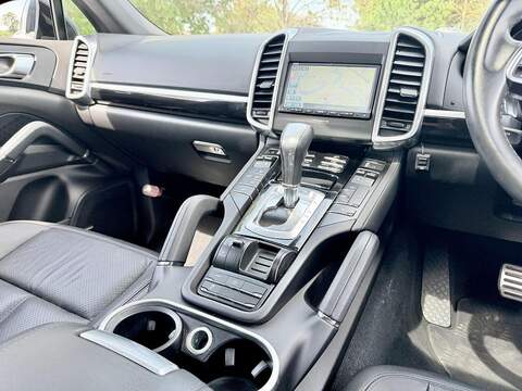 Porsche Cayenne 3.6 SUV 5dr Petrol TiptronicS 4WD Euro 5 (s/s) (300 ps) - U2326