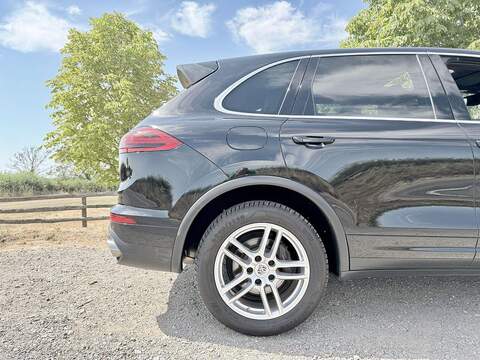 Porsche Cayenne 3.6 SUV 5dr Petrol TiptronicS 4WD Euro 5 (s/s) (300 ps) - U2326
