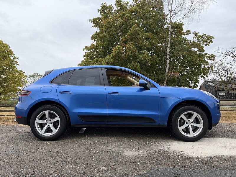 Porsche Macan 2.0T SUV 5dr Petrol PDK 4WD Euro 6 (s/s) (237 ps) - U2331