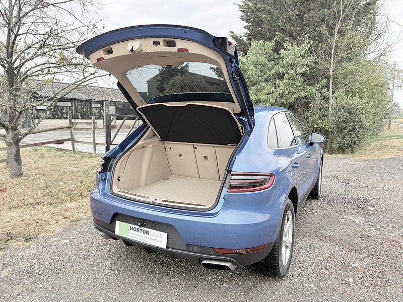 Porsche Macan 2.0T SUV 5dr Petrol PDK 4WD Euro 6 (s/s) (237 ps) - U2331