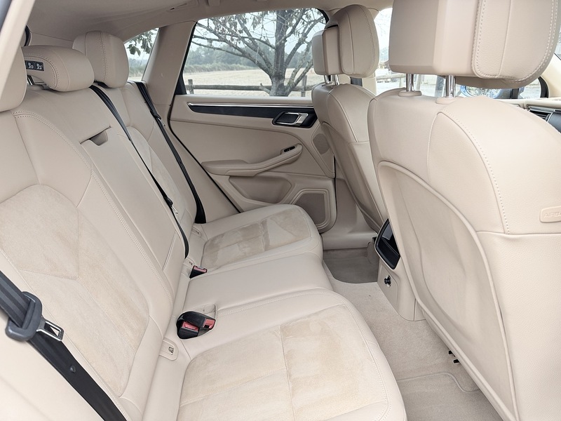 Porsche Macan 2.0T SUV 5dr Petrol PDK 4WD Euro 6 (s/s) (237 ps) - U2331