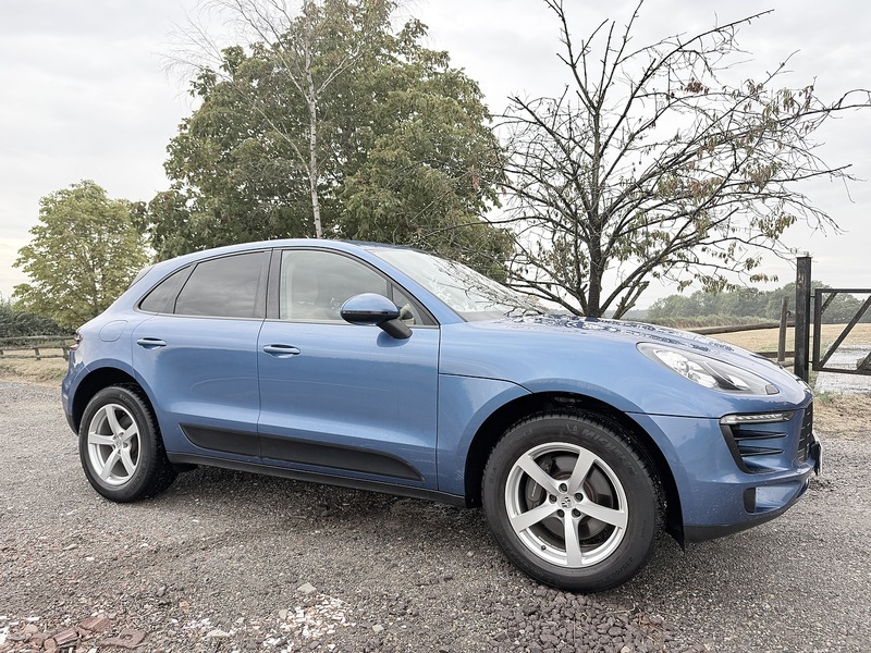 Porsche Macan 2.0T SUV 5dr Petrol PDK 4WD Euro 6 (s/s) (237 ps) - U2331