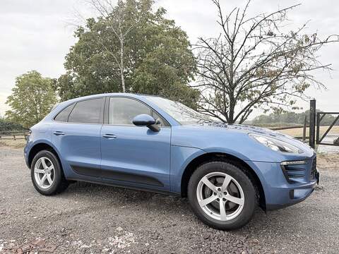 Porsche Macan 2.0T SUV 5dr Petrol PDK 4WD Euro 6 (s/s) (237 ps) - U2331