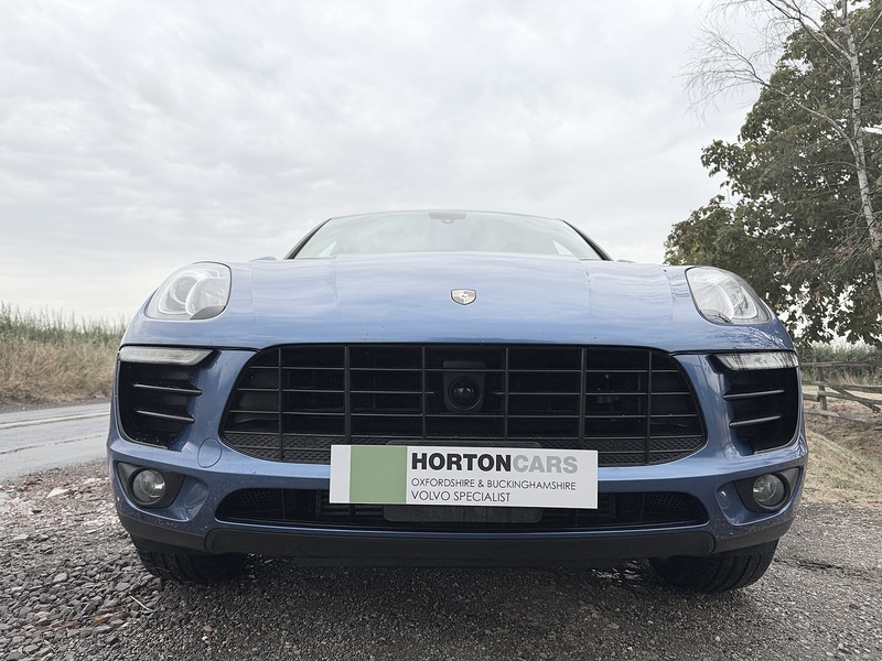 Porsche Macan 2.0T SUV 5dr Petrol PDK 4WD Euro 6 (s/s) (237 ps) - U2331