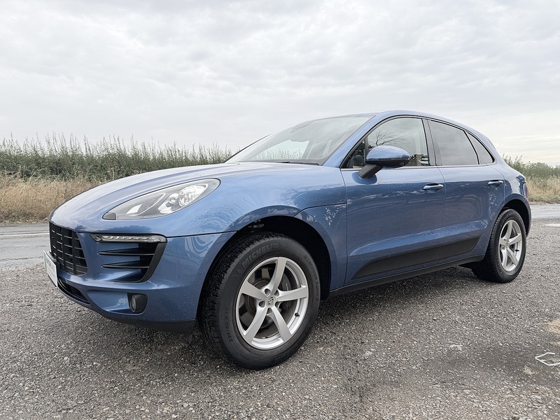 Porsche Macan 2.0T SUV 5dr Petrol PDK 4WD Euro 6 (s/s) (237 ps) - U2331