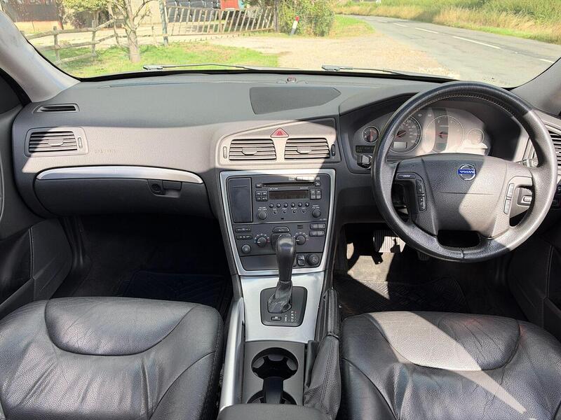 Volvo XC70 2.4 D5 SE Estate 5dr Diesel Geartronic AWD (224 g/km, 185 bhp) - U2338