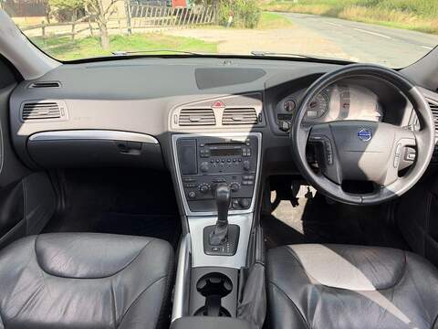 Volvo XC70 2.4 D5 SE Estate 5dr Diesel Geartronic AWD (224 g/km, 185 bhp) - U2338