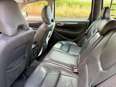 Volvo XC70 2.4 D5 SE Estate 5dr Diesel Geartronic AWD (224 g/km, 185 bhp) - U2338