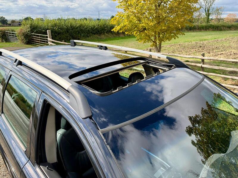 Volvo XC70 2.4 D5 SE Estate 5dr Diesel Geartronic AWD (224 g/km, 185 bhp) - U2338
