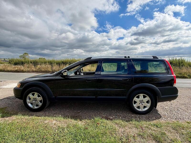 Volvo XC70 2.4 D5 SE Estate 5dr Diesel Geartronic AWD (224 g/km, 185 bhp) - U2338