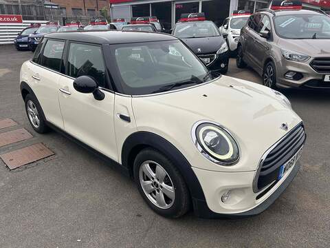 MINI Hatch 1.6 dCi Tekna SUV 5dr Diesel Manual 2WD Euro 6 (s/s) (130 ps)