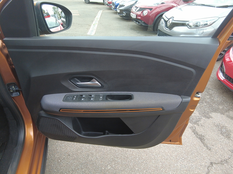 Dacia Sandero Stepway TCe Prestige - U93493