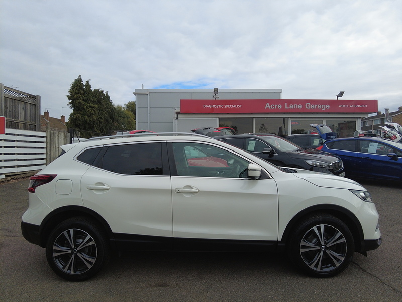 Nissan Qashqai DIG-T N-Connecta - U93528