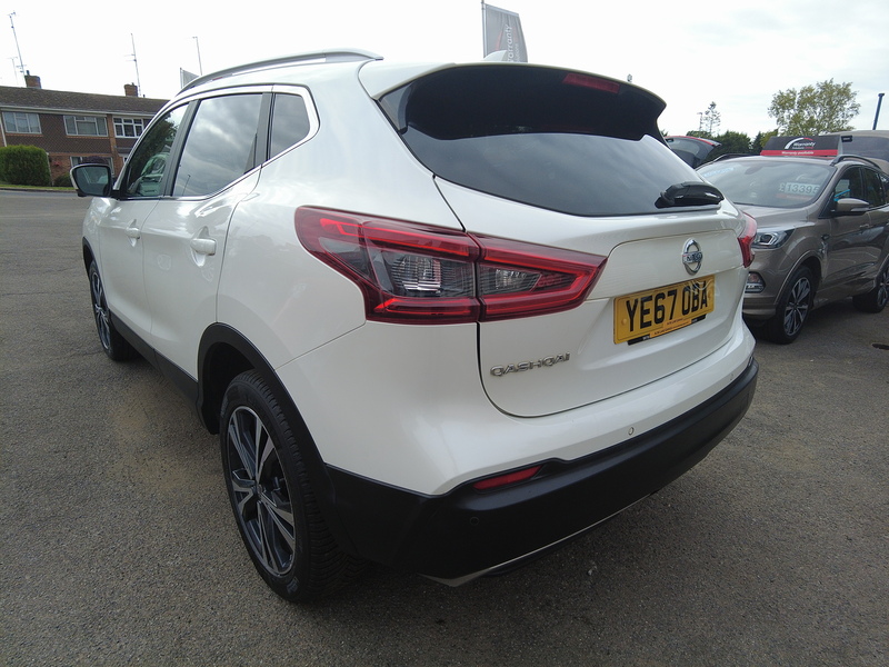 Nissan Qashqai DIG-T N-Connecta - U93528