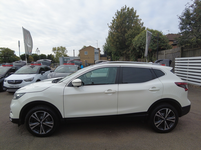 Nissan Qashqai DIG-T N-Connecta - U93528