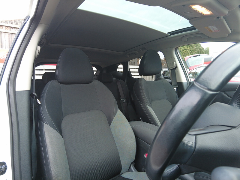Nissan Qashqai DIG-T N-Connecta - U93528