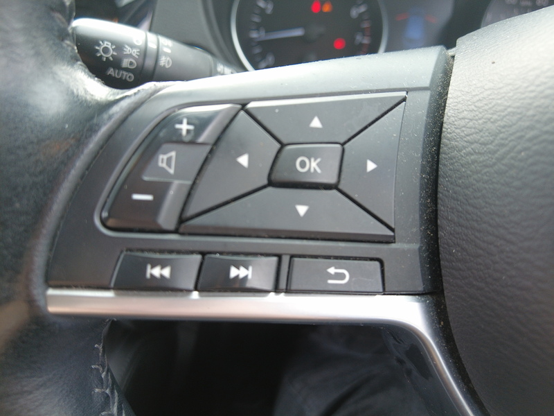 Nissan Qashqai DIG-T N-Connecta - U93528