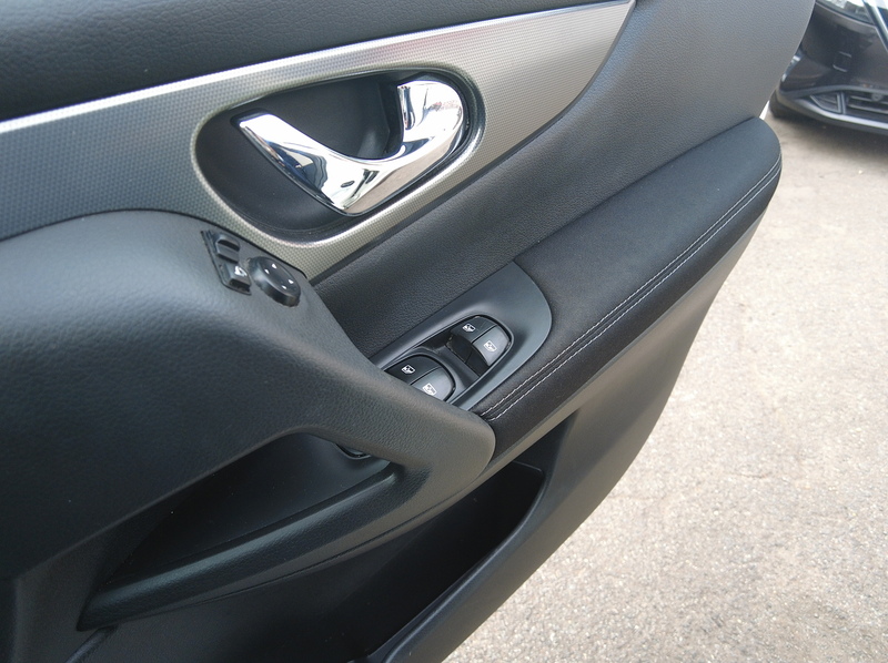 Nissan Qashqai DIG-T N-Connecta - U93528