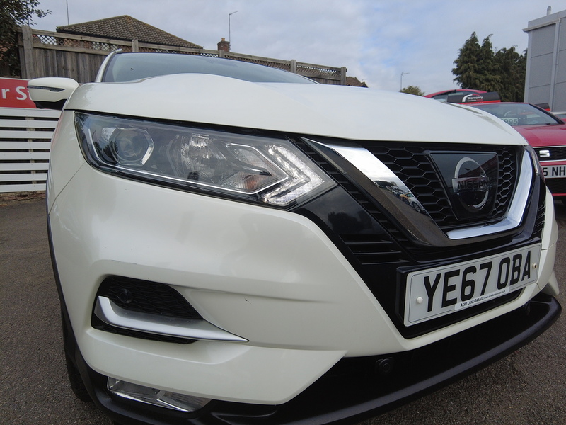 Nissan Qashqai DIG-T N-Connecta - U93528