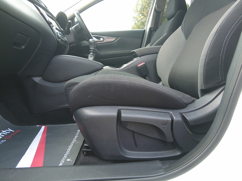 Nissan Qashqai DIG-T N-Connecta - U93528