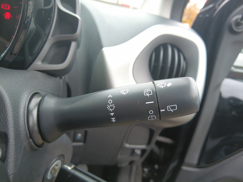 Peugeot 108 Active - U93575