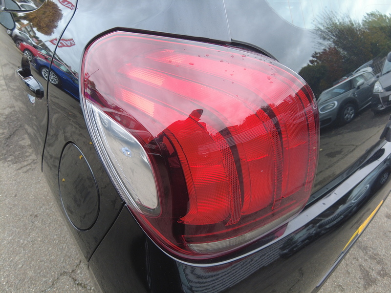 Peugeot 108 Active - U93575