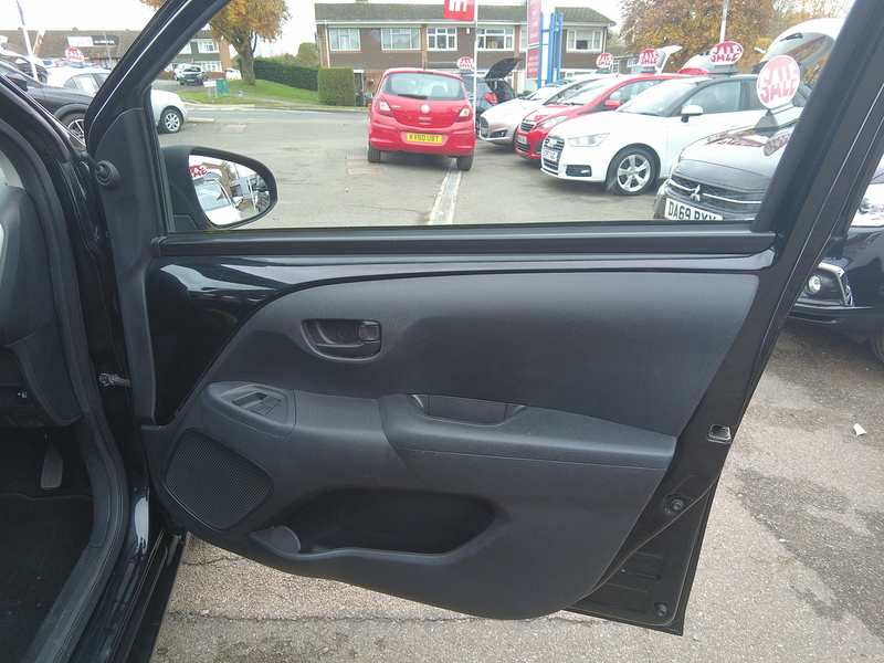 Peugeot 108 Active - U93575