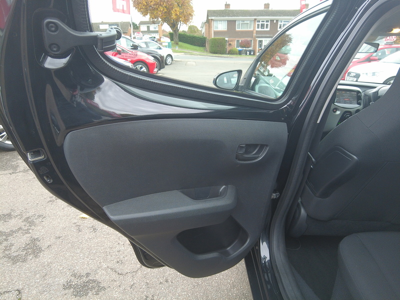 Peugeot 108 Active - U93575