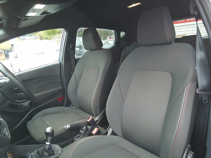 Ford Fiesta T EcoBoost ST-Line - U93605