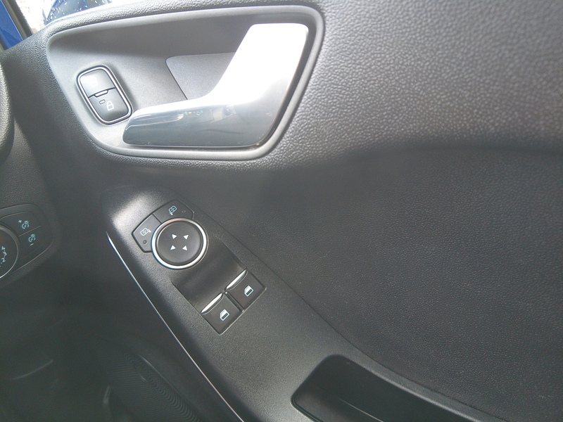 Ford Fiesta T EcoBoost ST-Line - U93605