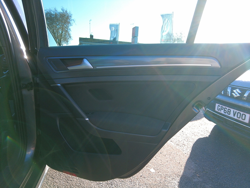 Volkswagen Golf TSI EVO R-Line - U93608