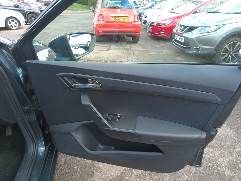 SEAT Ibiza MPI SE Technology - U93614