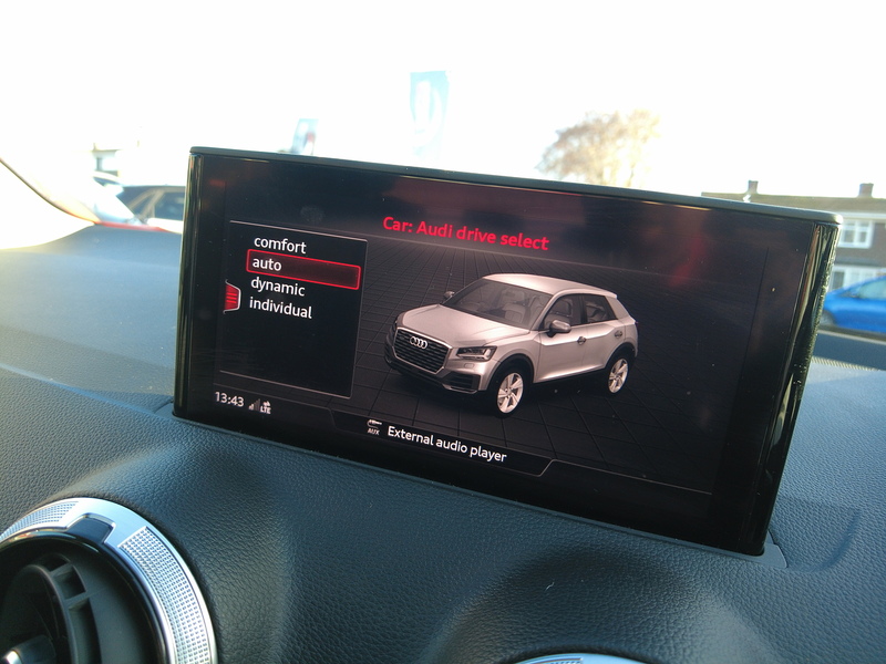 Audi Q2 TFSI Sport - U93623