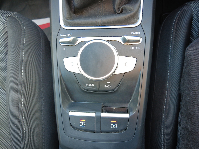 Audi Q2 TFSI Sport - U93623