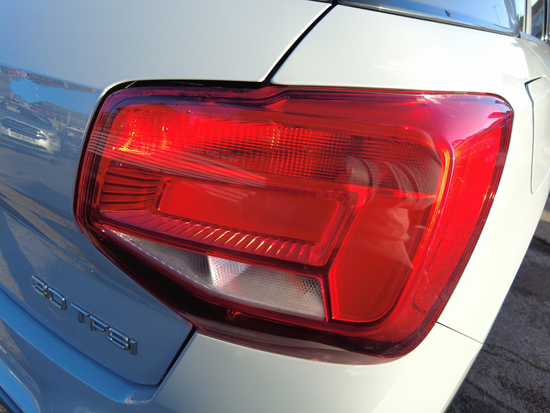 Audi Q2 TFSI Sport - U93623