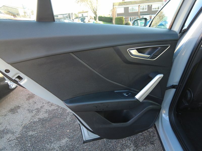 Audi Q2 TFSI Sport - U93623