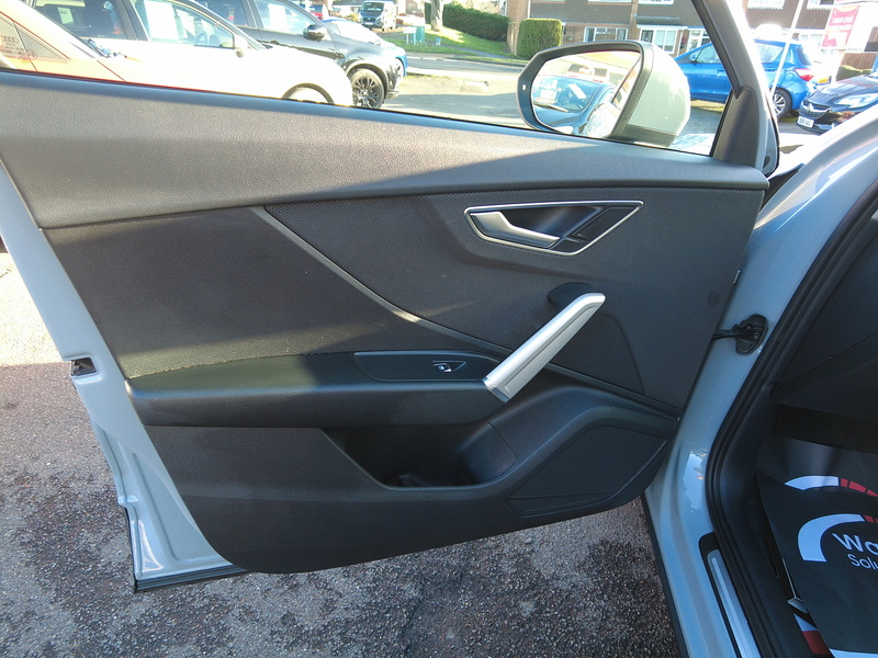 Audi Q2 TFSI Sport - U93623