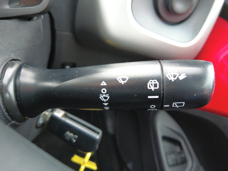 Peugeot 108 Active - U93628