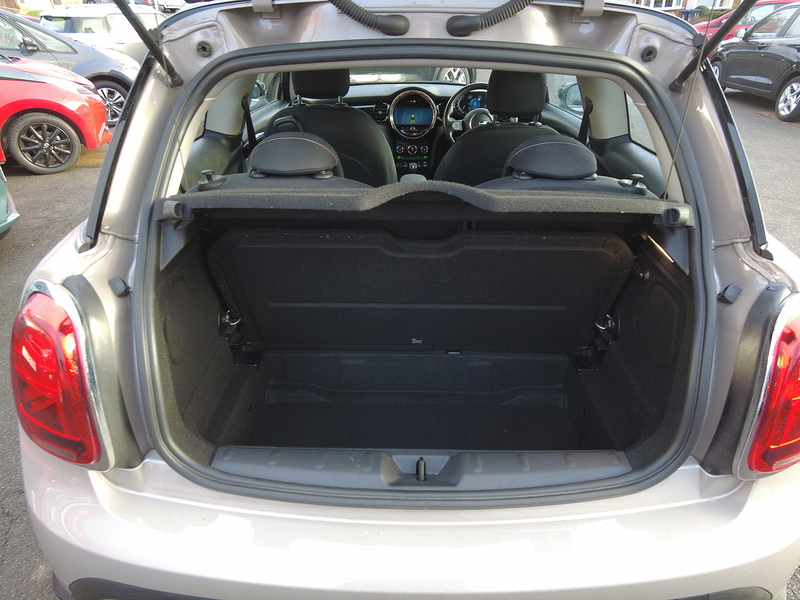 MINI Hatch Cooper Classic - U93643