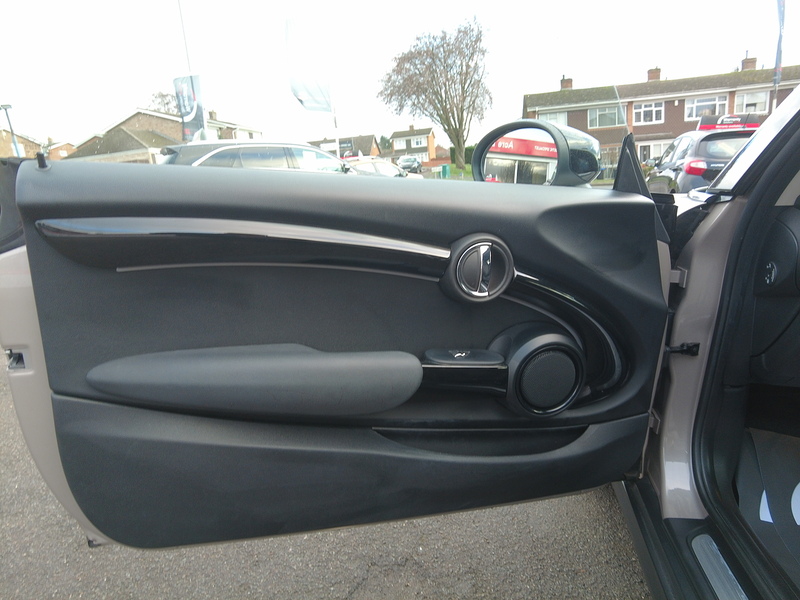 MINI Hatch Cooper Classic - U93643