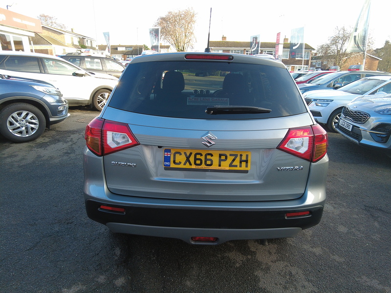 Suzuki Vitara SZ-T - U93667