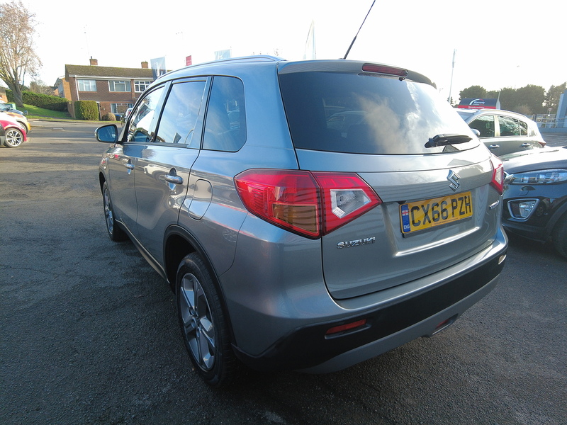 Suzuki Vitara SZ-T - U93667